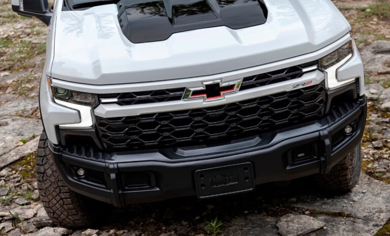 2024 Chevrolet Silverado 1500 ZR2 Exterior