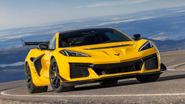 Unveiling the Beast: The New 2026 Chevrolet Corvette ZR1